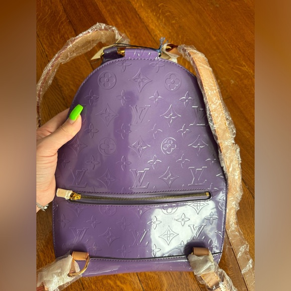 Purple backpack - Picture 2 of 3